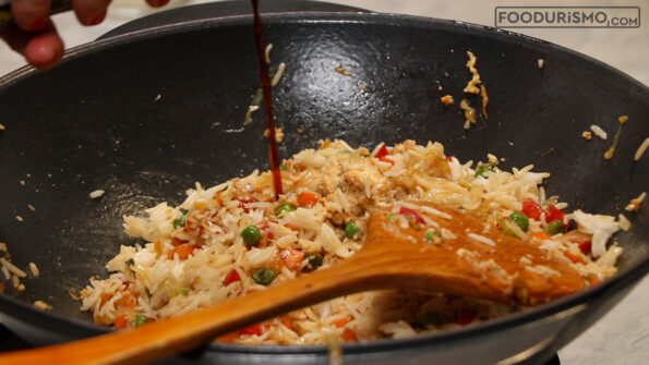 τηγανητό ρύζι στο γουόκ με σόγια