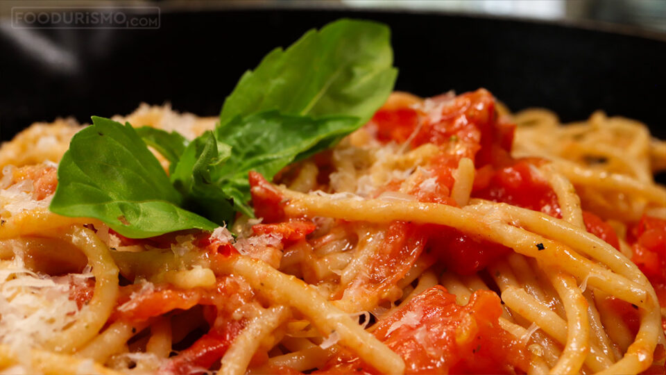 pasta with garlic, cherry tomatoes, and basil
