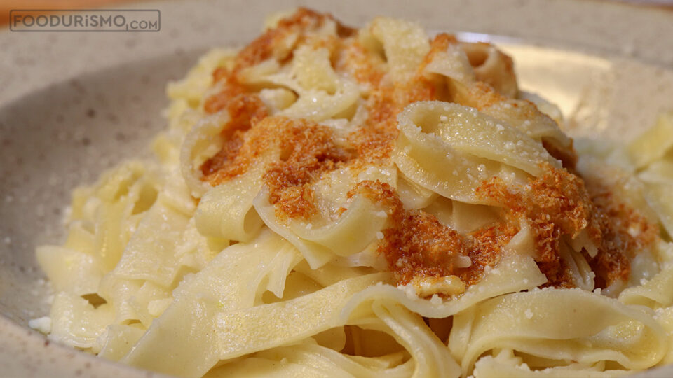 hilopites with cheese and butter