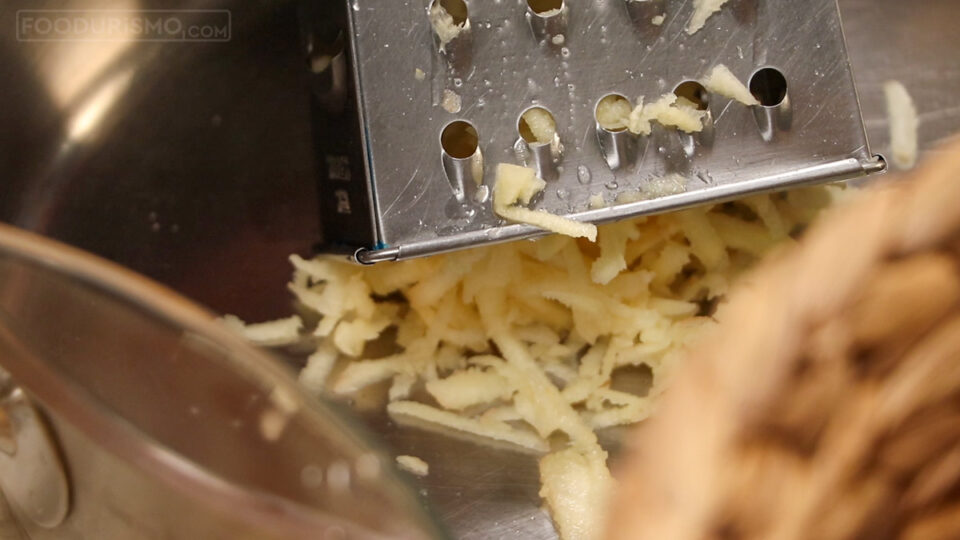 quinces on the grater