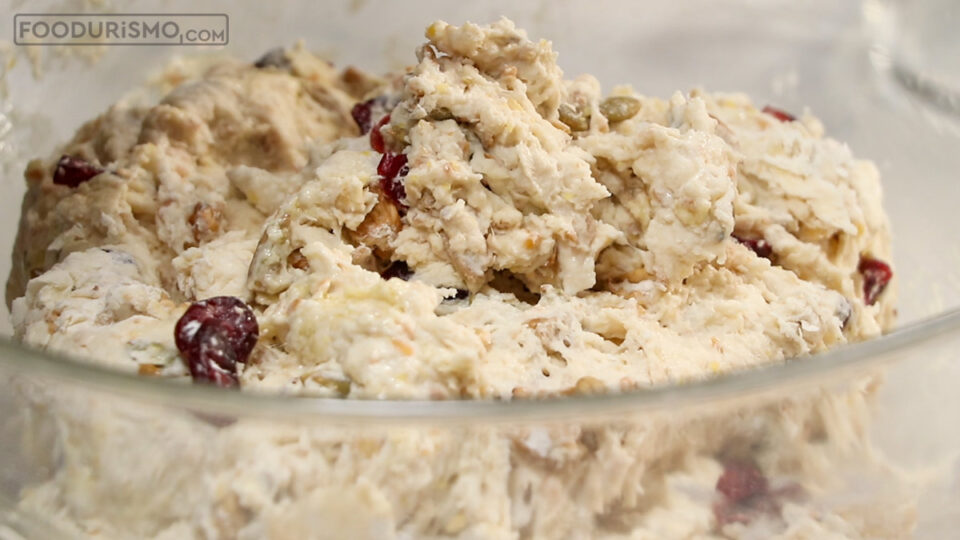 ζυμώνουμε το ψωμί με τα χέρια