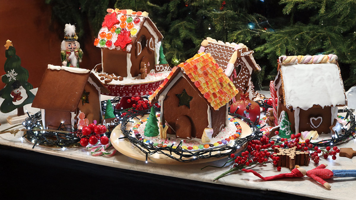 GINGERBREAD HOUSE τζιντζερόσπιτο