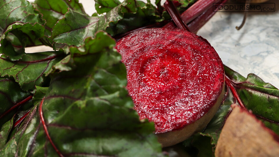 παντζάρι ωμό κομμένο στη μέση