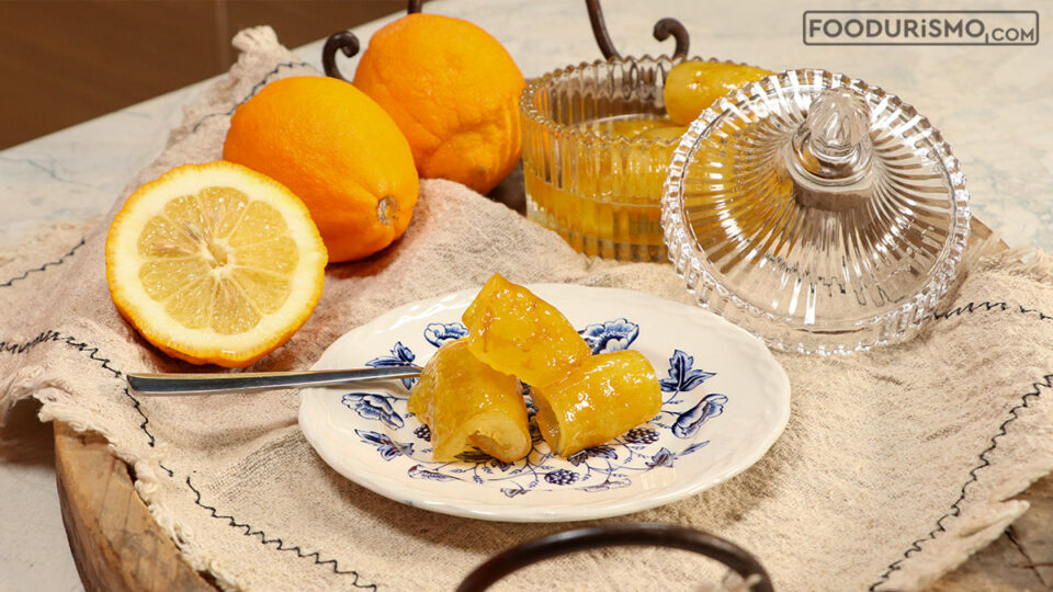 γλυκό του κουταλιού περγαμόντο σερβιρισμένο