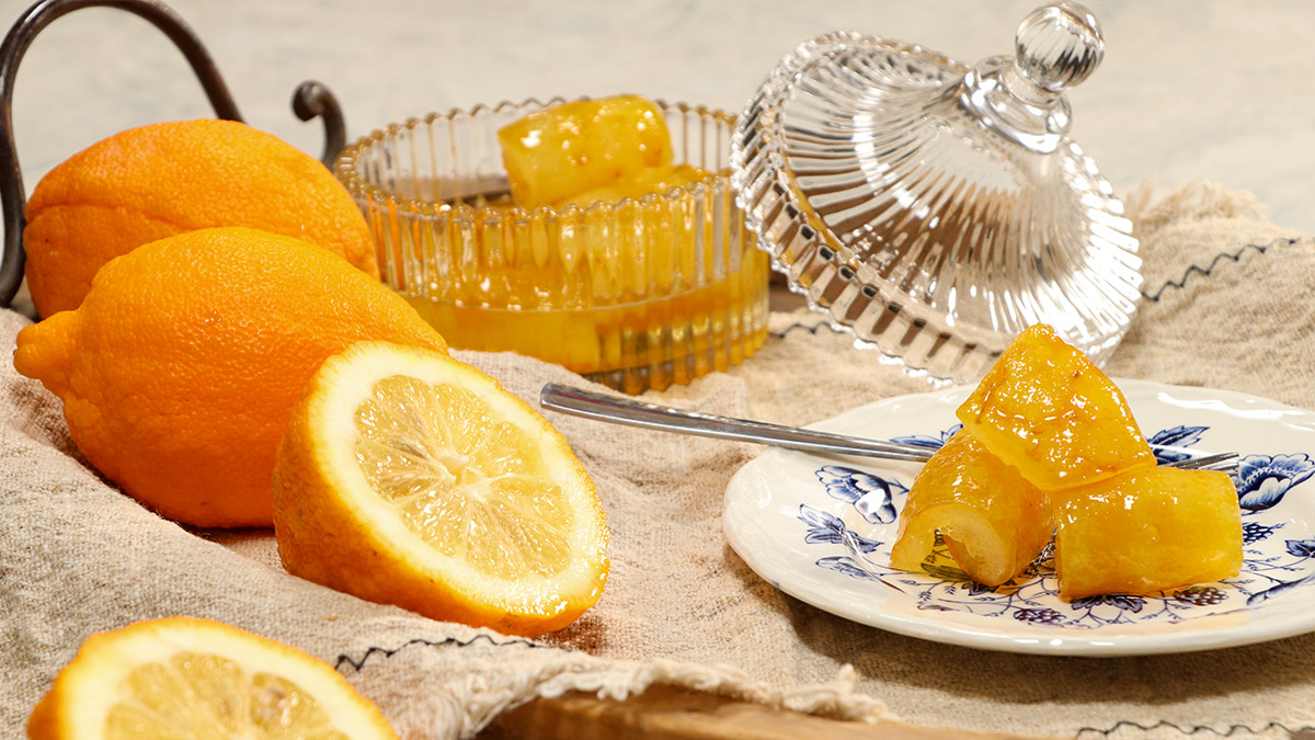 Σπιτικό γλυκό περγαμόντο στο πιατάκι